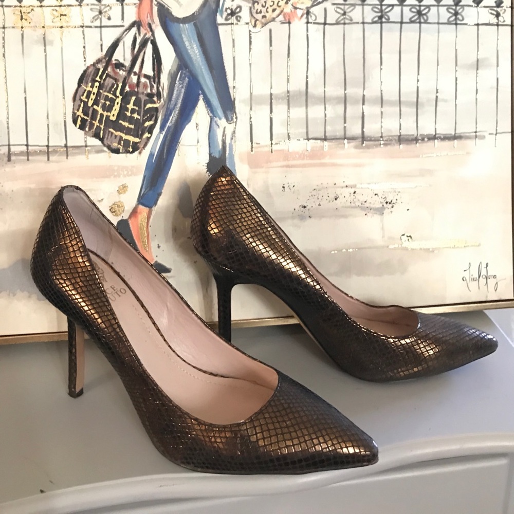 Vince Camuto Chic 👠 snakeskin pattern heels